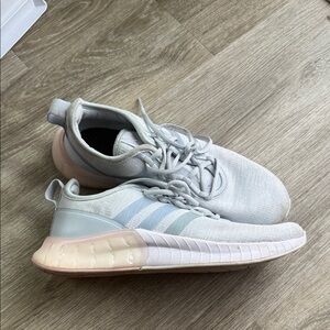 adidas Light Gray Sneakers with Pastel Pink Heel Accent